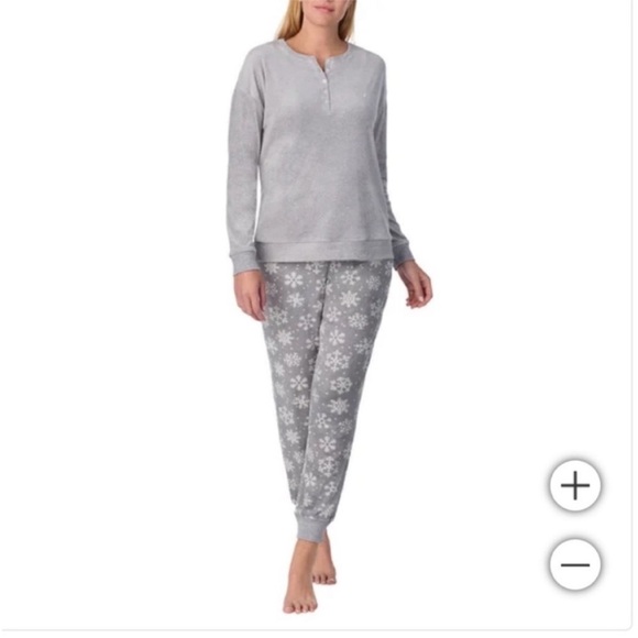 NEW Nautica Grey and White Pajama Set with Snowflakes and Plush Hand Feel - Picture 1 of 12